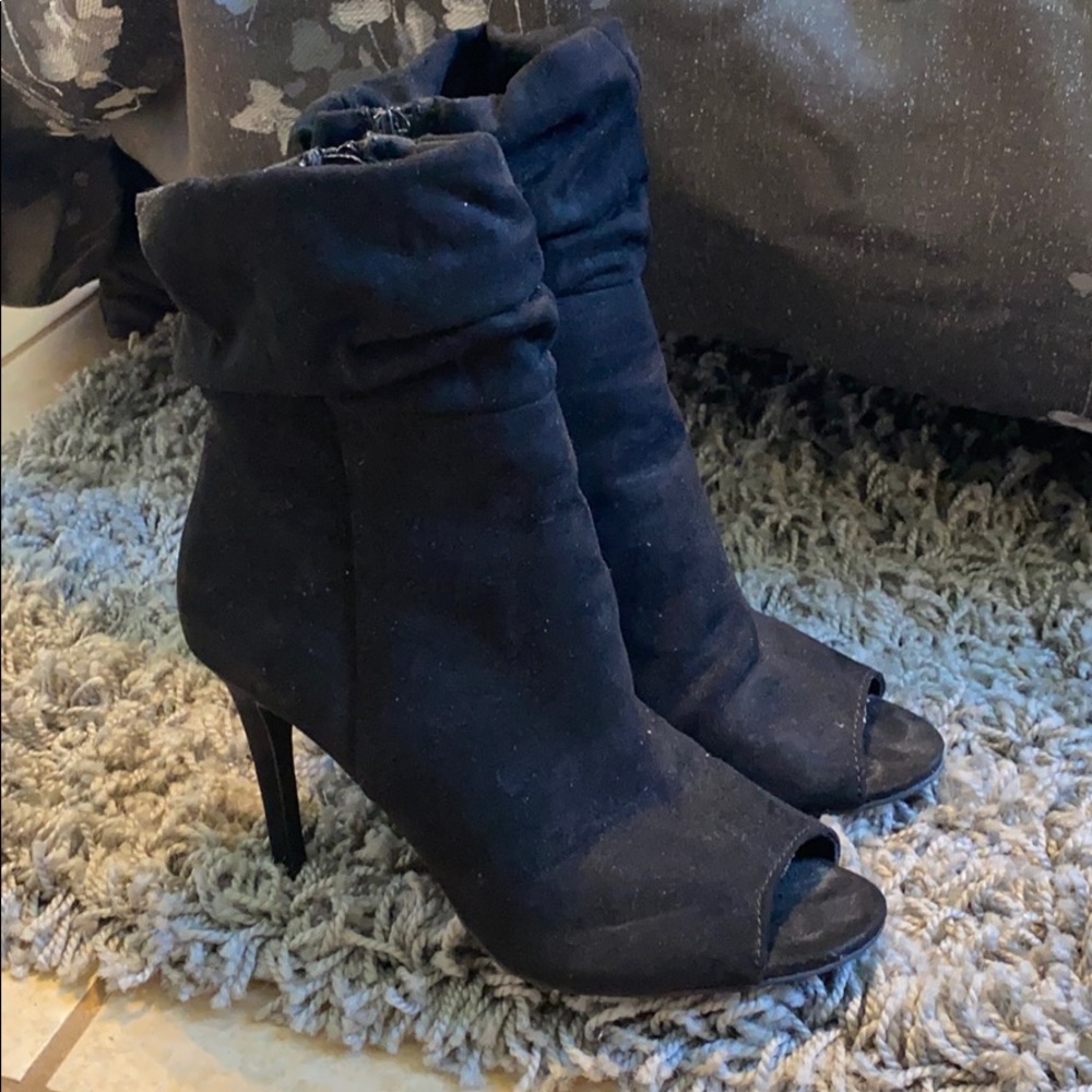 Black peep toe heels